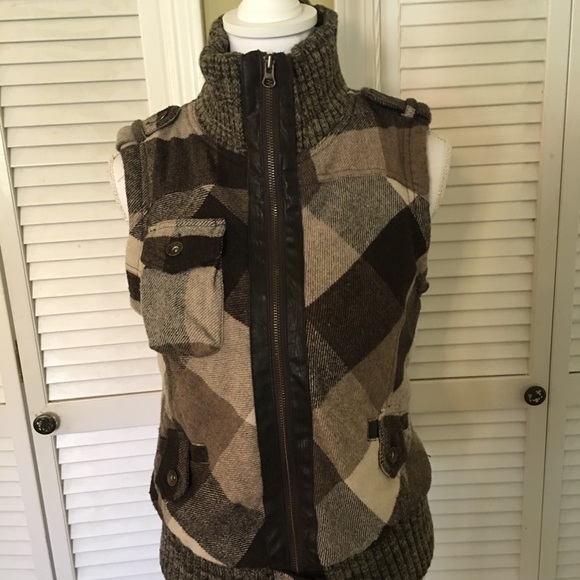 BKE Brown Plaid Wool Blend Cozy Vest Size M - Picture 7 of 9